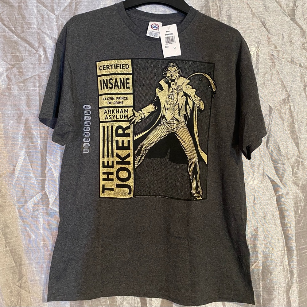 Joker tee shirt SZ L NWT Arkham Asylum Batman’s nemesis!